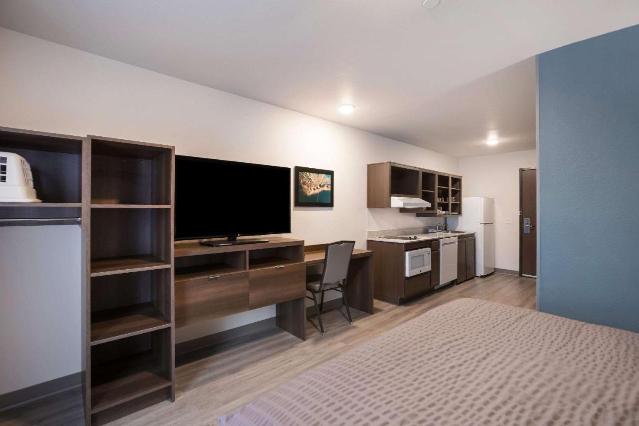 Woodspring Suites Detroit Madison Heights Bagian luar foto