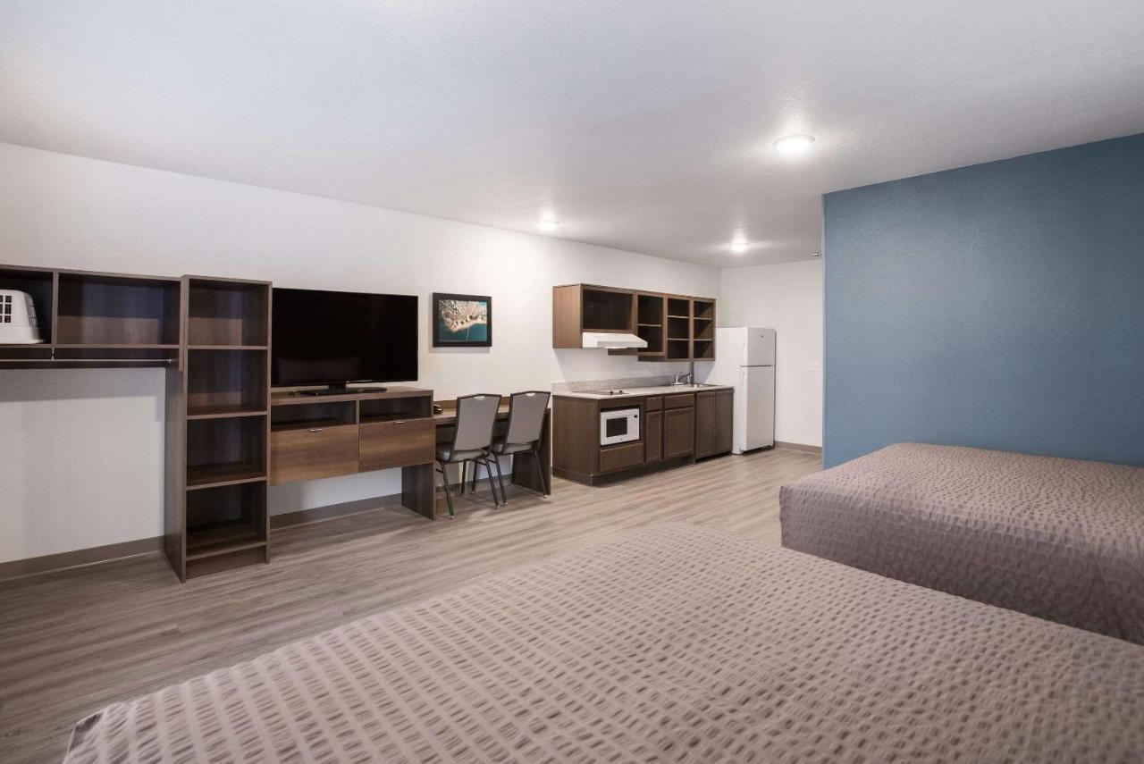 Woodspring Suites Detroit Madison Heights Bagian luar foto