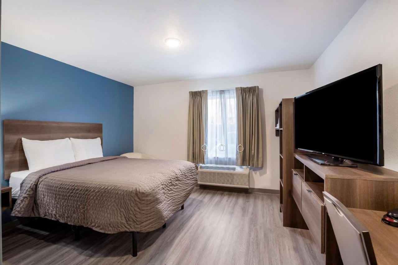 Woodspring Suites Detroit Madison Heights Bagian luar foto