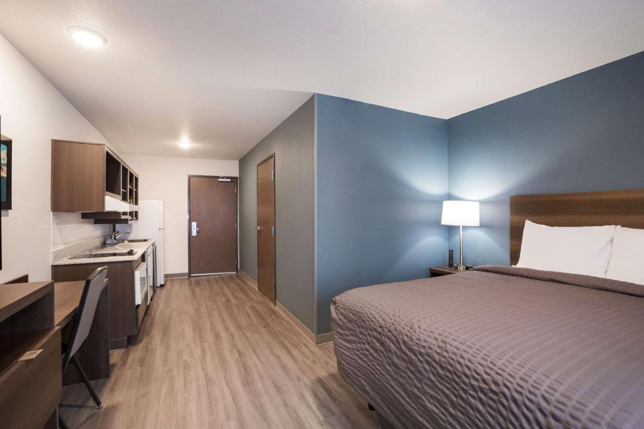 Woodspring Suites Detroit Madison Heights Bagian luar foto