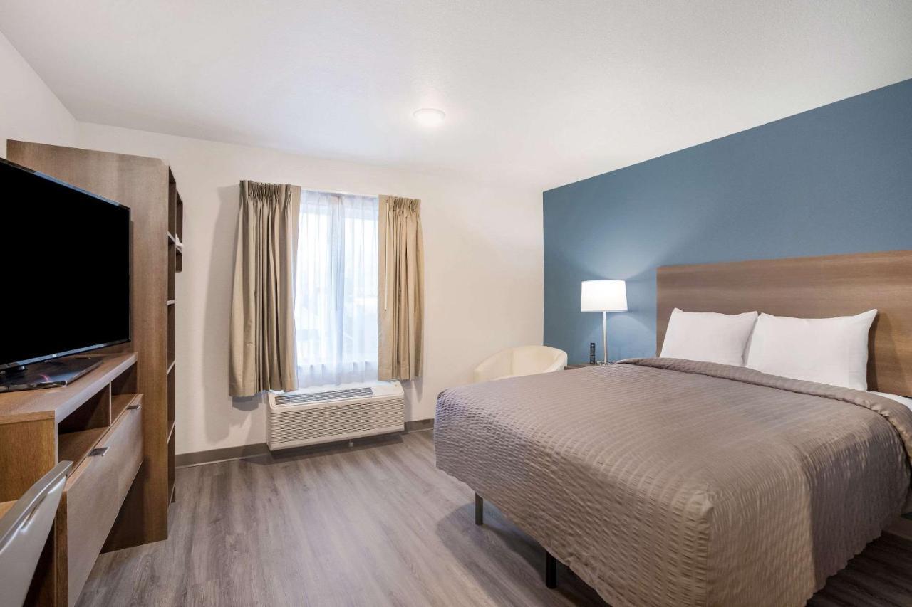 Woodspring Suites Detroit Madison Heights Bagian luar foto