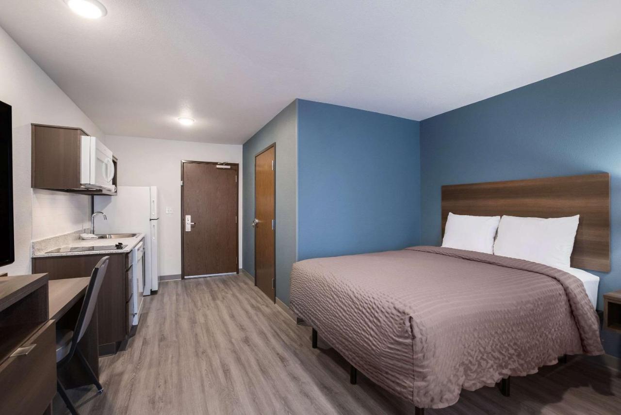 Woodspring Suites Detroit Madison Heights Bagian luar foto