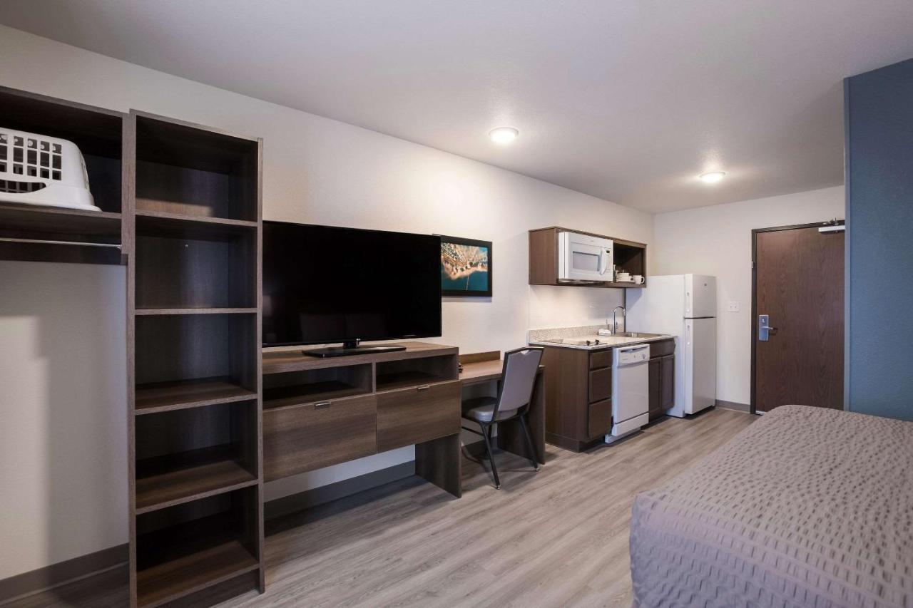Woodspring Suites Detroit Madison Heights Bagian luar foto