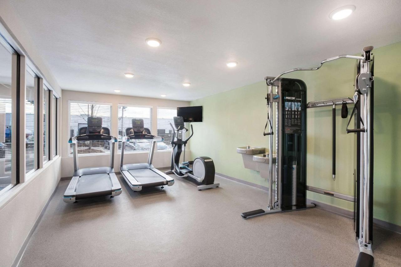 Woodspring Suites Detroit Madison Heights Bagian luar foto