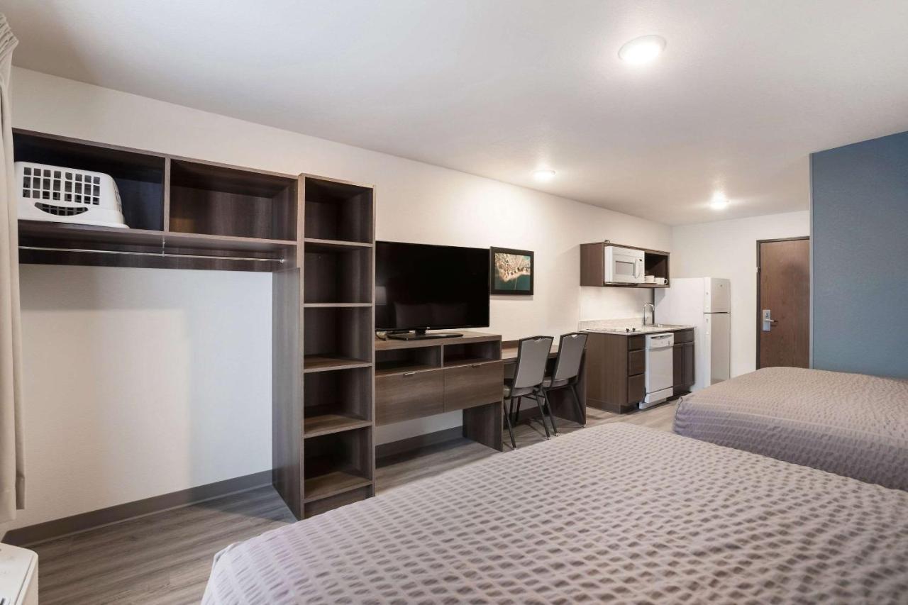 Woodspring Suites Detroit Madison Heights Bagian luar foto