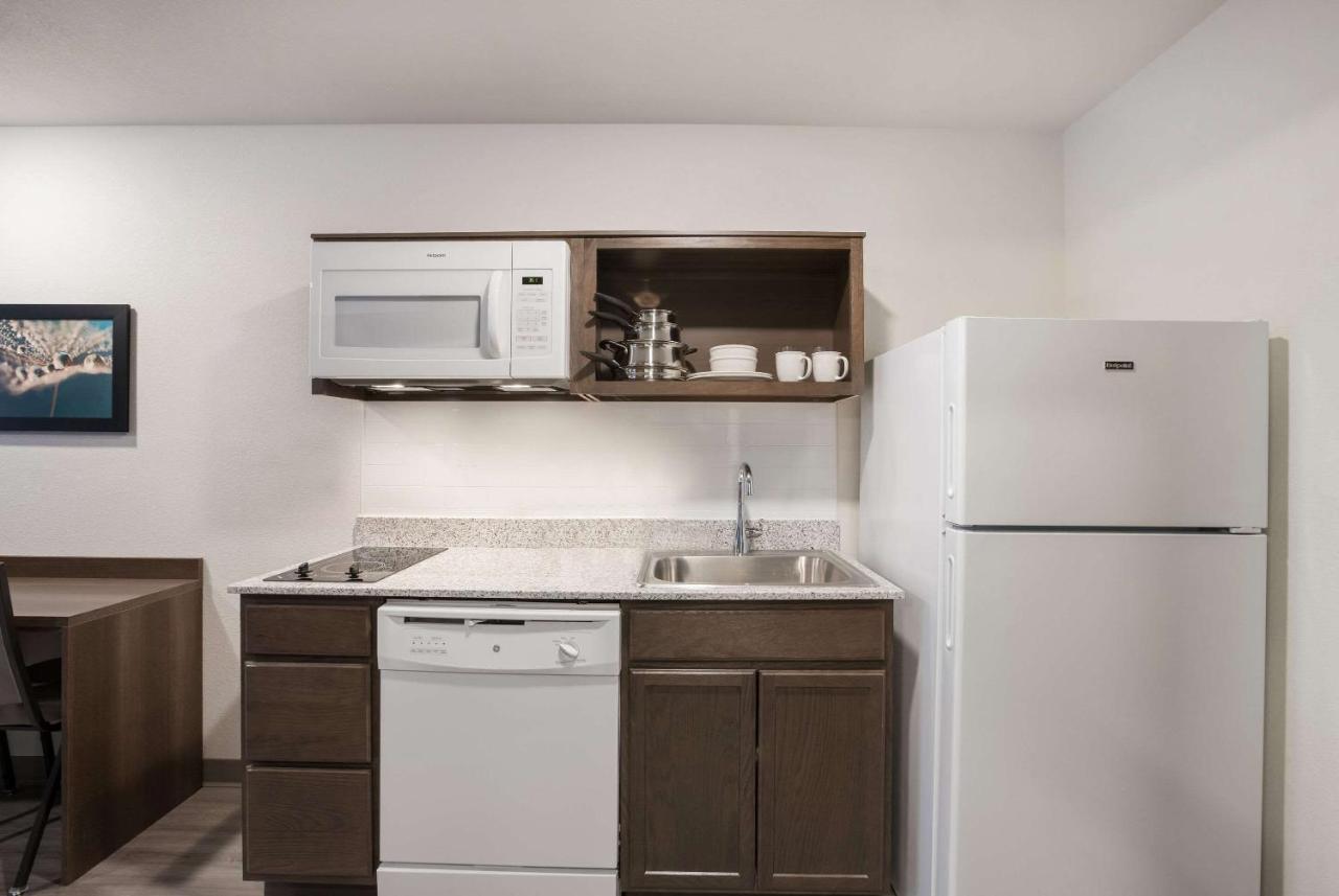 Woodspring Suites Detroit Madison Heights Bagian luar foto
